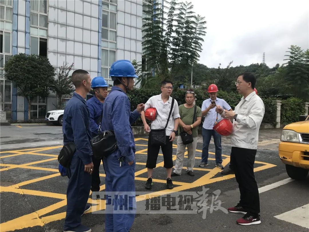 泸州段长江沱江洪峰来袭 临江市民陆续撤离中(图22)